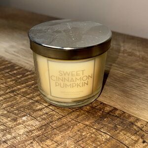 Bath & Body Works Sweet Cinnamon Pumpkin Single Wick Candle